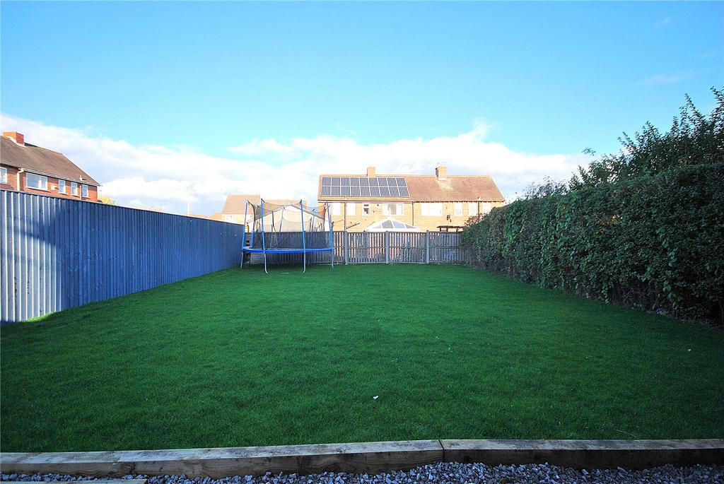 Eastway, London Park, Mirfield, West Yorkshire, WF14 3 bed semi