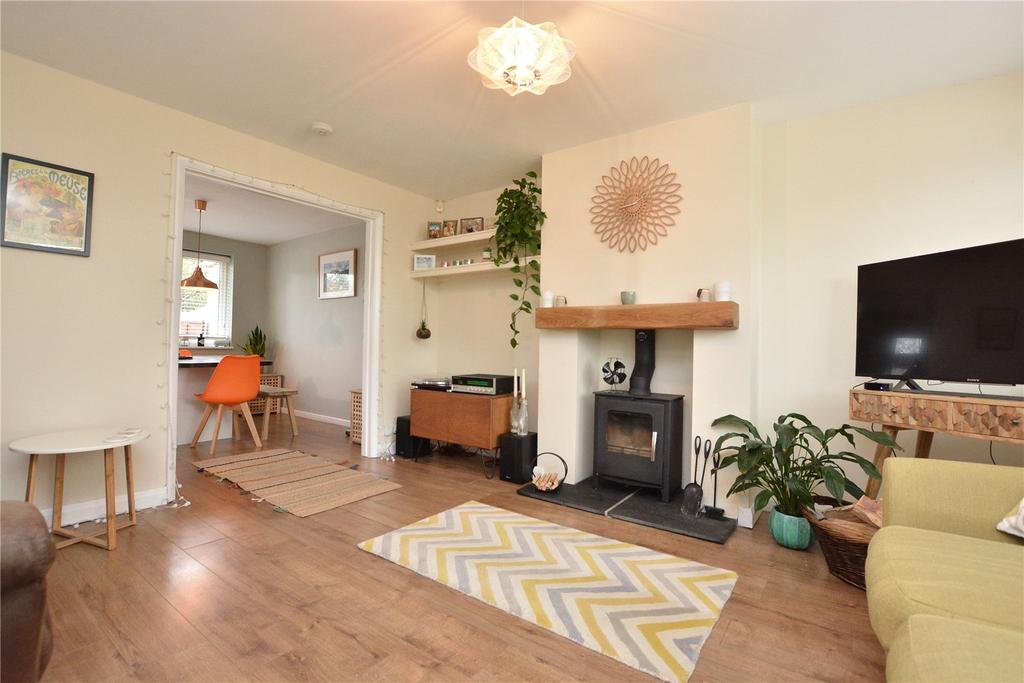 Sunningdale Avenue, Leeds, West Yorkshire 3 bed semidetached house £
