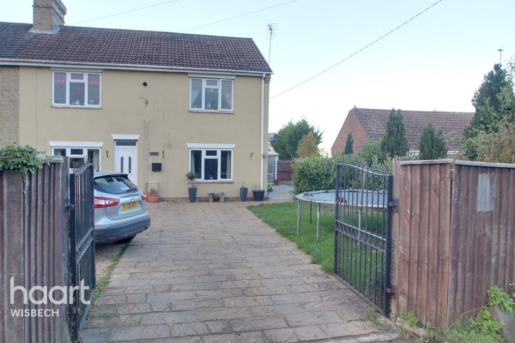 Leverington Common, Wisbech 3 bed semidetached house £215,000