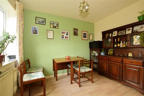 22 Oak Road, Erith, DA8 2NL