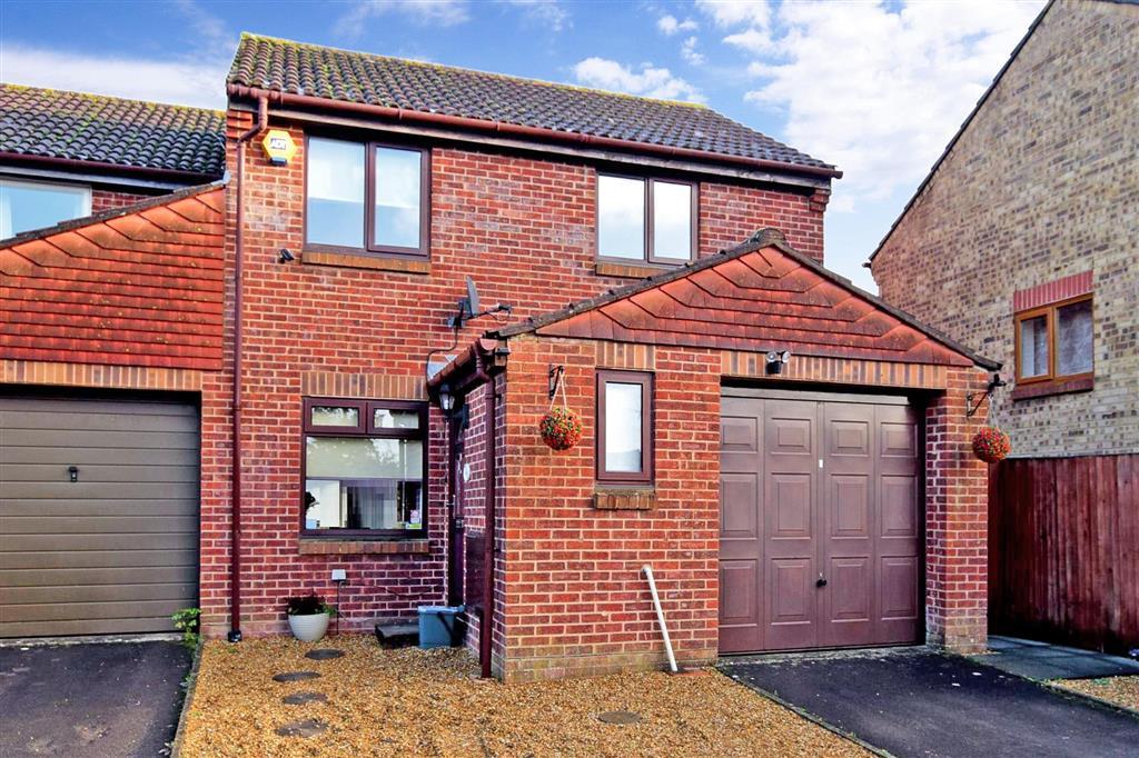 Cedar Drive, Southwater, Horsham, West Sussex 3 bed end of terrace