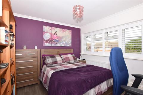 66 Clipper Crescent, Gravesend, DA12 4NN