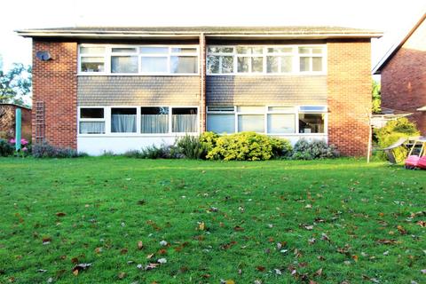 10 Petersham Close, Byfleet, West Byfleet, KT14 7HT