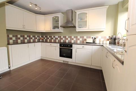 2 Chatsworth Crescent, Walsall, WS4 1QT