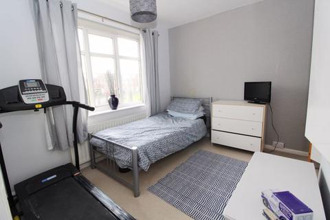 2 Chatsworth Crescent, Walsall, WS4 1QT