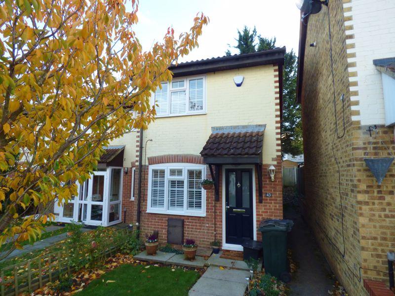 Brewers Field, Dartford 2 bed semidetached house £295,000