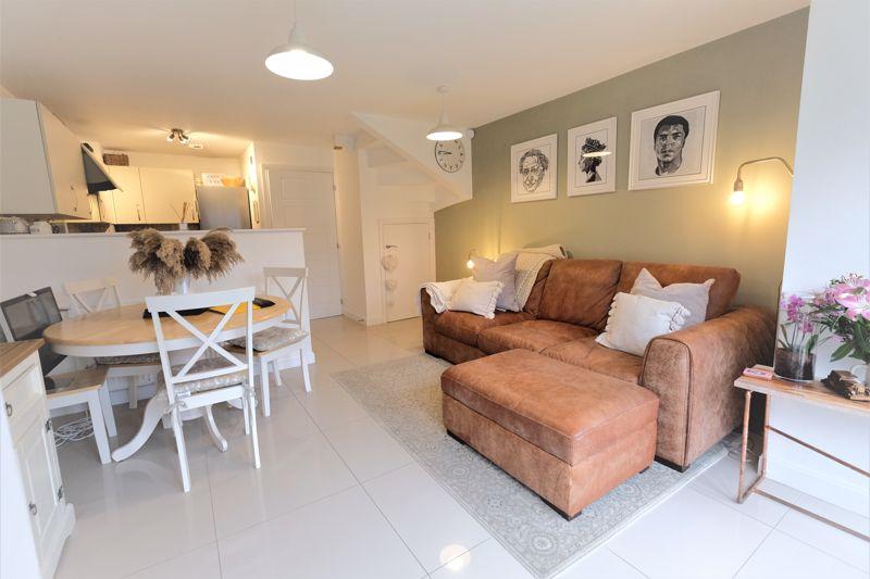 Whitewood Road, Worsley, Manchester 4 bed terraced house £240,000