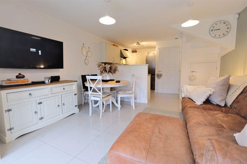 Whitewood Road, Worsley, Manchester 4 bed terraced house £240,000