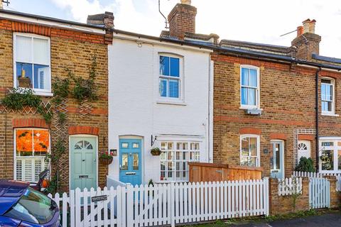48 Queens Road, Thames Ditton, KT7 0QX