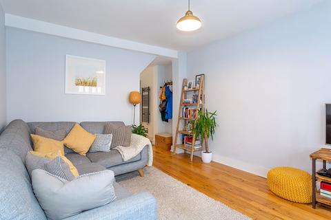 48 Queens Road, Thames Ditton, KT7 0QX