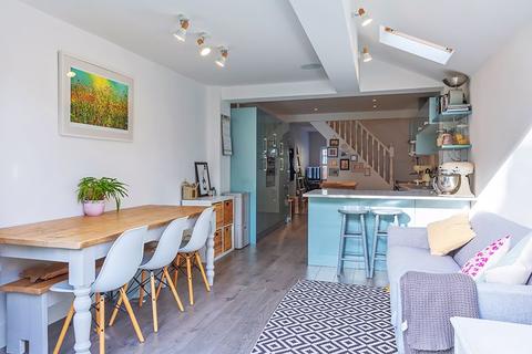 48 Queens Road, Thames Ditton, KT7 0QX