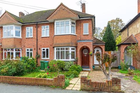 19 Warwick Road, Thames Ditton, KT7 0PR
