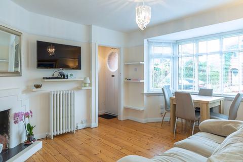 19 Warwick Road, Thames Ditton, KT7 0PR