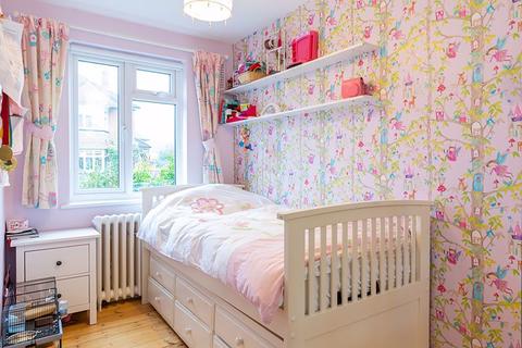 19 Warwick Road, Thames Ditton, KT7 0PR