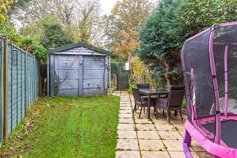 19 Warwick Road, Thames Ditton, KT7 0PR