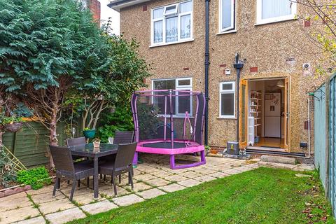 19 Warwick Road, Thames Ditton, KT7 0PR