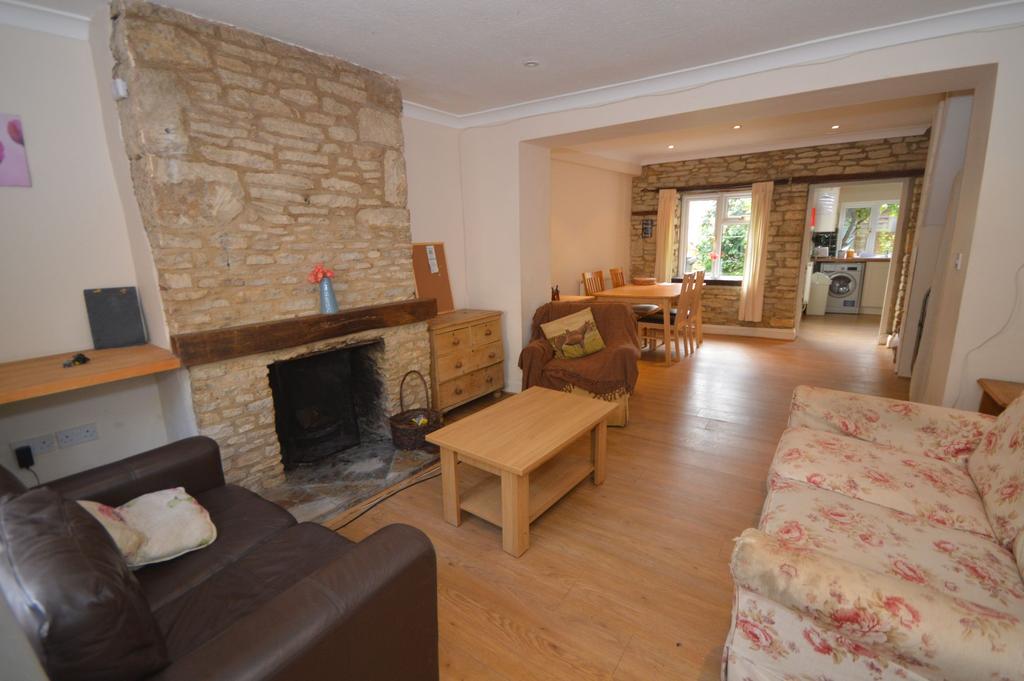 Church Street, Cirencester 3 bed terraced house £1,230 pcm (£284 pw)