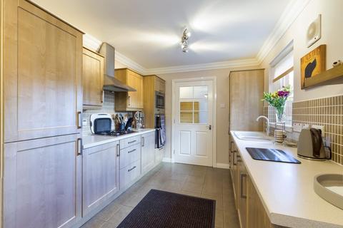 11 Paddock Court, Carluke, ML8 4AX