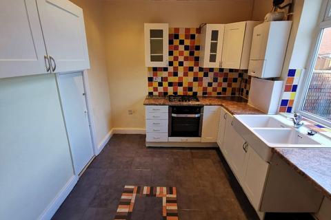 2 bedroom terraced house to rent, Granville Street, Ashton-under-Lyne, OL6