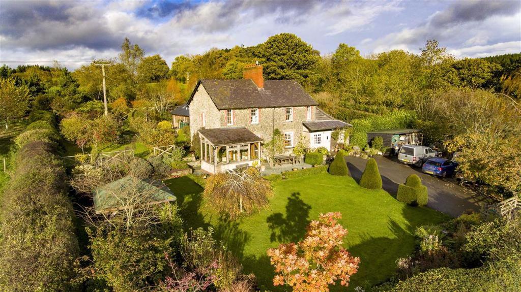 Guilden Down, Craven Arms, Shropshire, SY7 4 bed detached house £575,000