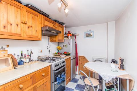 42 Dean Street, Crediton, EX17 3EW