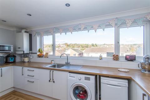 48 Greenway, Crediton, EX17 3LP