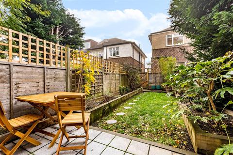 20 Abbots Park, London, SW2 3QD
