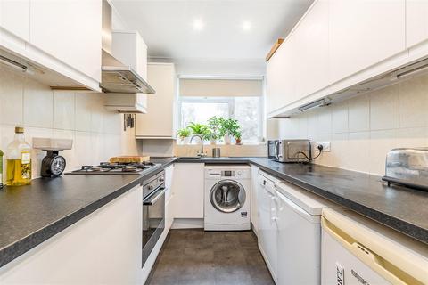 20 Abbots Park, London, SW2 3QD