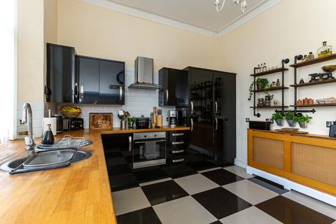 44a Main Street, Kilbirnie, KA25 7BY
