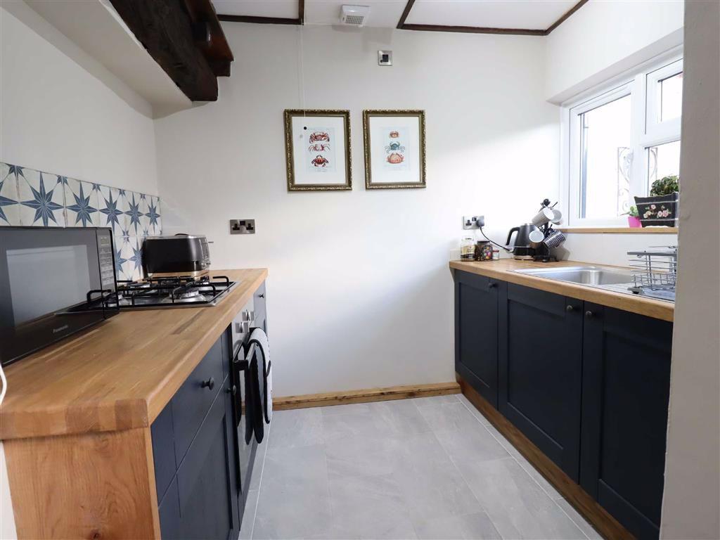 St. Johns Hill, Ellesmere, SY12 4 bed townhouse £209,995