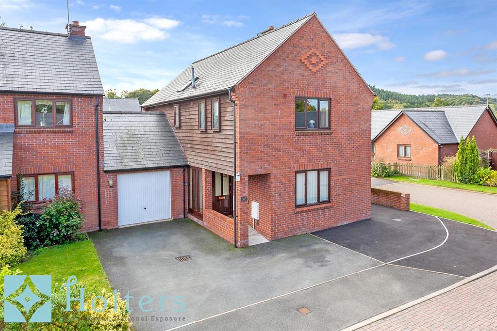 Kings Court, Presteigne 4 bed link detached house £295,000
