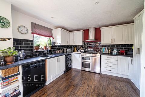 7 Abbey Close, Rendlesham, Woodbridge, IP12 2UD