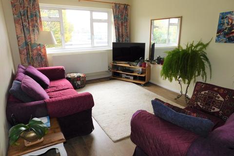 63 Allingham Close, London, W7 1NB
