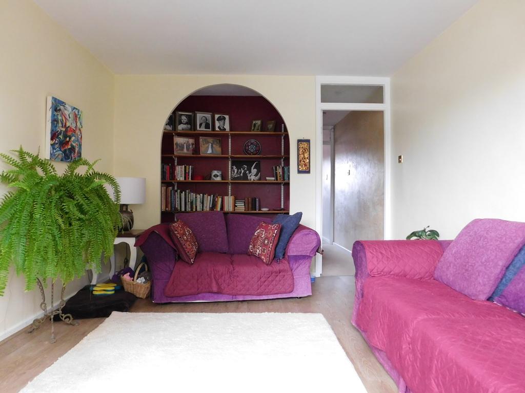 Allingham Close, London, W7 4 bed townhouse £499,950