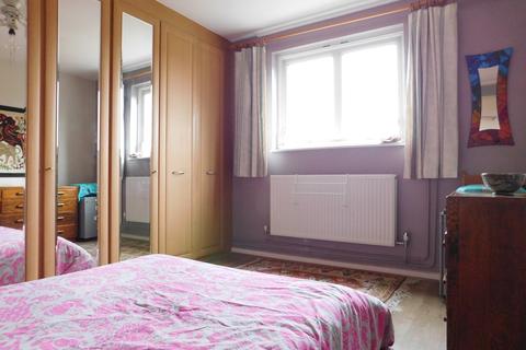 63 Allingham Close, London, W7 1NB