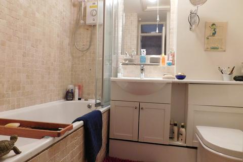 63 Allingham Close, London, W7 1NB