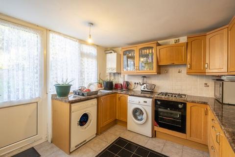 17 White Lodge, London, SE19 3HR