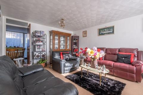 17 White Lodge, London, SE19 3HR