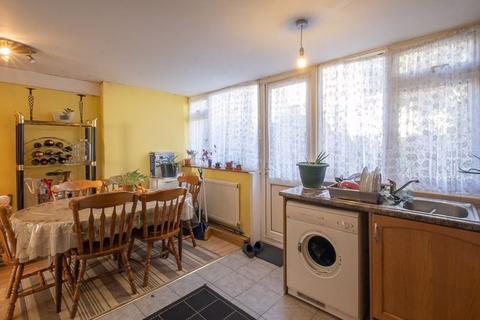 17 White Lodge, London, SE19 3HR