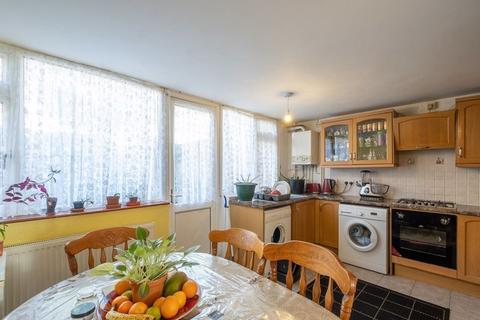 17 White Lodge, London, SE19 3HR