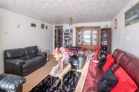 17 White Lodge, London, SE19 3HR