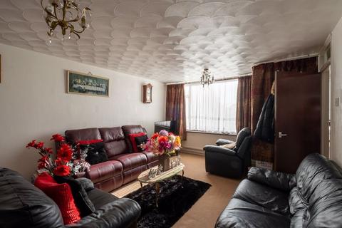 17 White Lodge, London, SE19 3HR