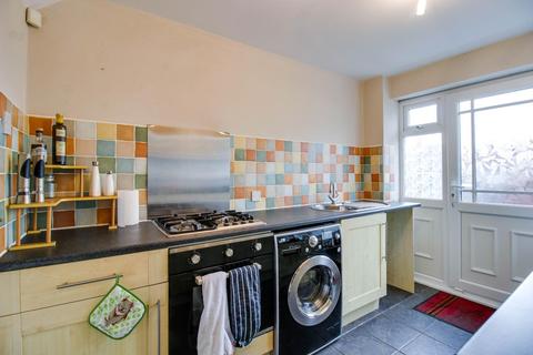 14 Broad Lane Close, Leeds, LS13 2UD