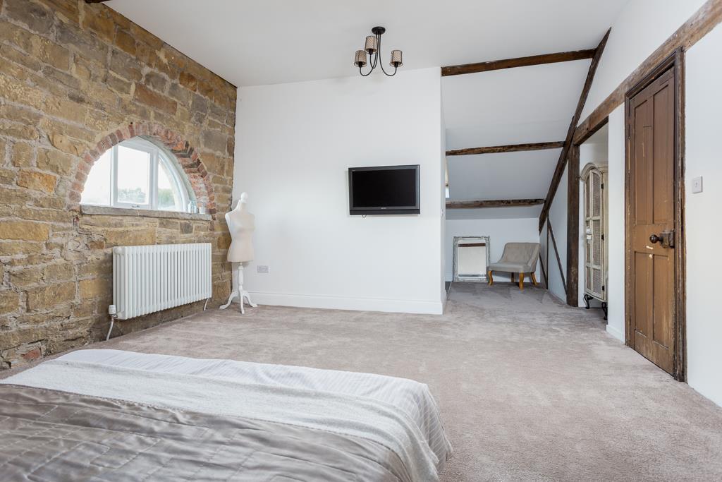 Guest bedroom