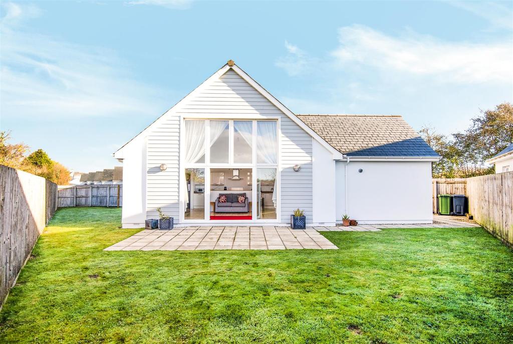Tarka Lane, 3 bed detached house £425,000