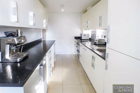 34a Kensington Way, Brentwood, CM14 4RL