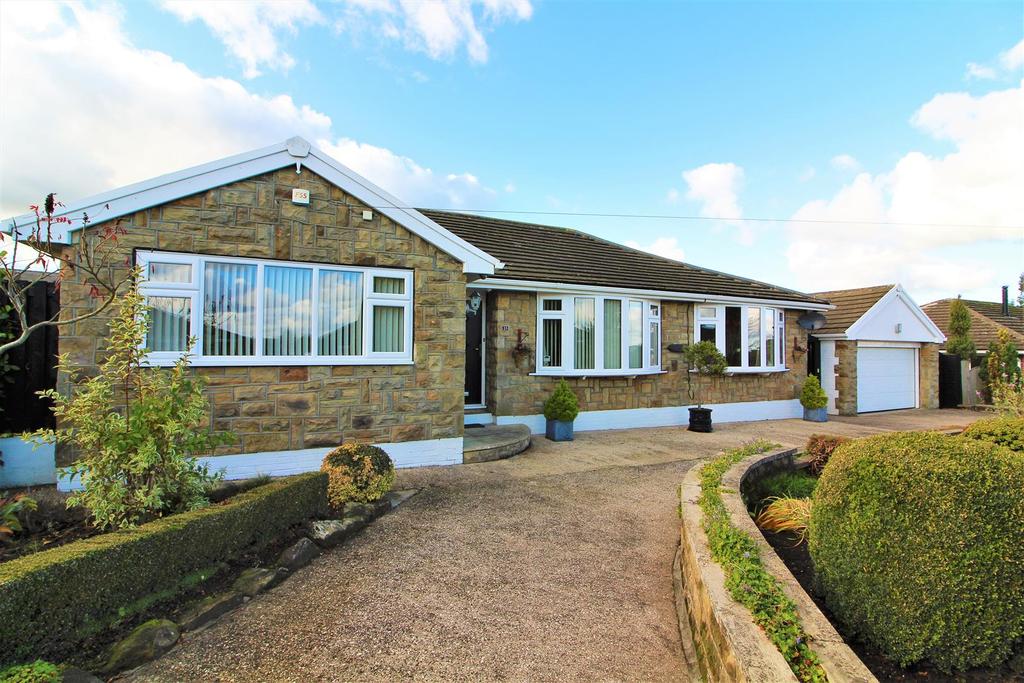 Elmfield Drive, Skelmanthorpe, Huddersfield, HD8 9BT 4 bed detached