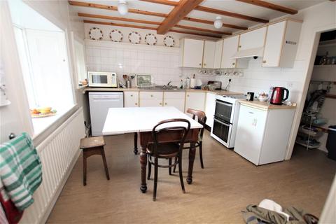 2 Ivy Place, Bradford, BD2 2BA
