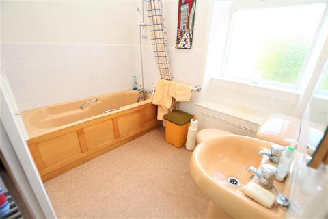2 Ivy Place, Bradford, BD2 2BA