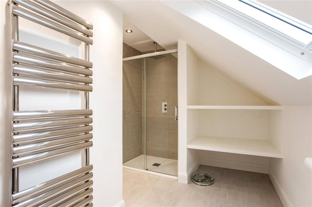 Top Floor Shower Rm